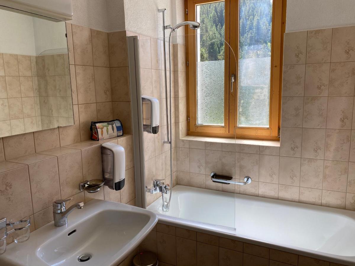 Gasthaus Edelweiss Langwies Εξωτερικό φωτογραφία